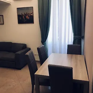 appartamento-ampio-e-comodo-nel-centro-di-roma.it-romehotels.com/